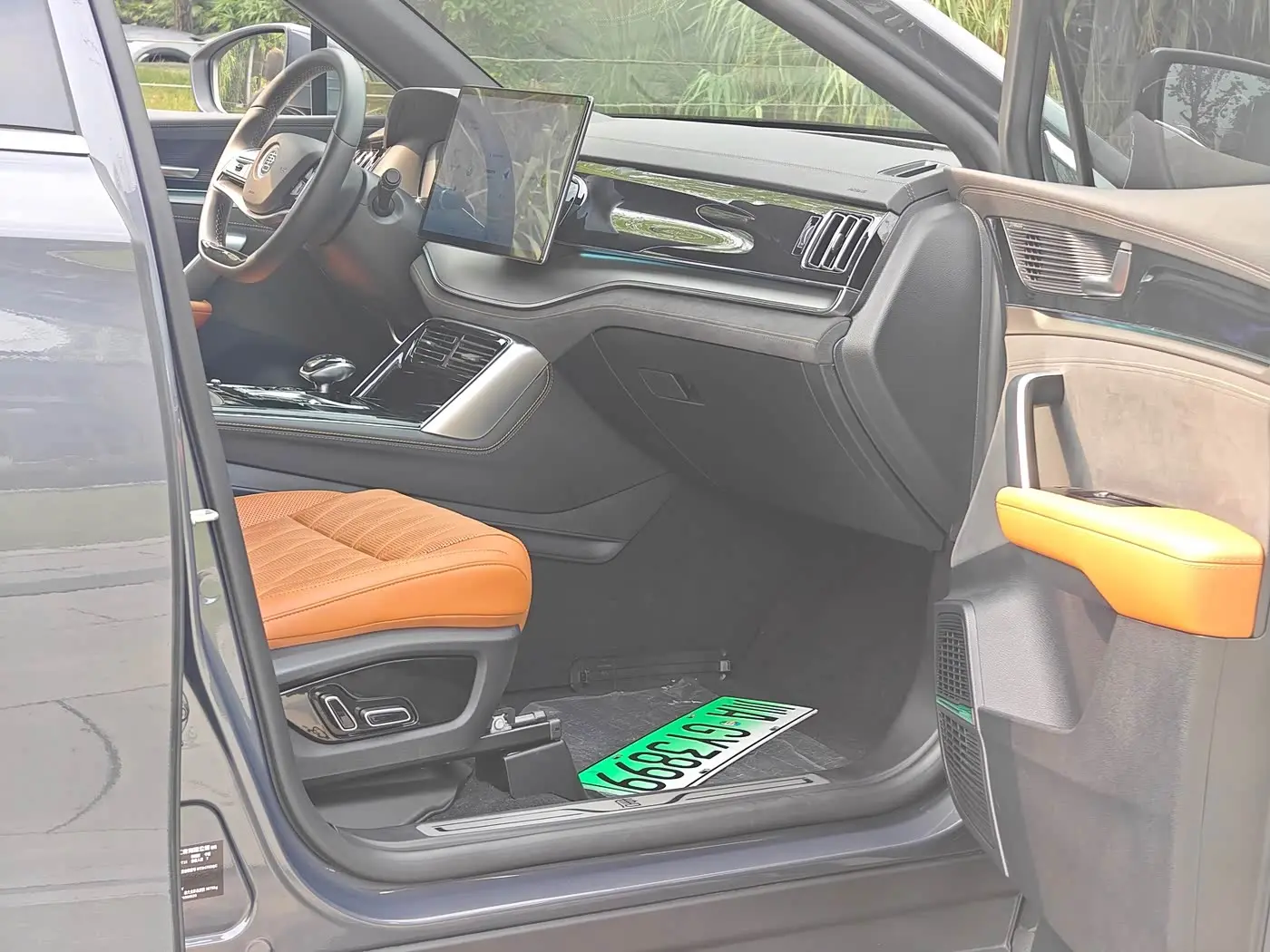 BYD Tang New Energy 2023 — Photo 9/16