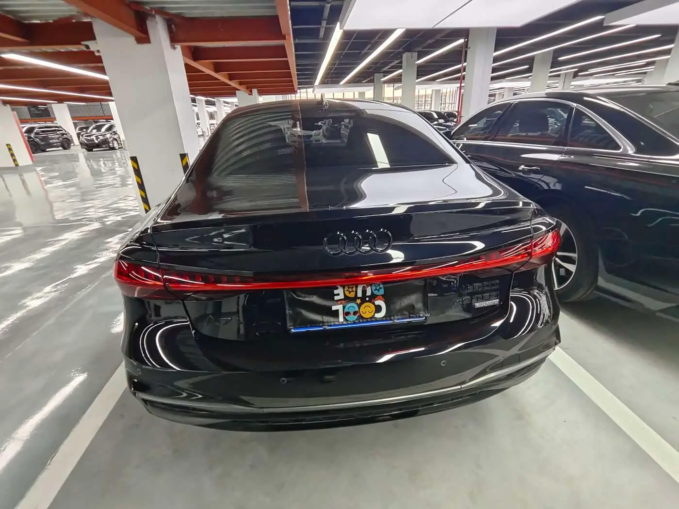 Audi A7L 2025 — Фото 16/18