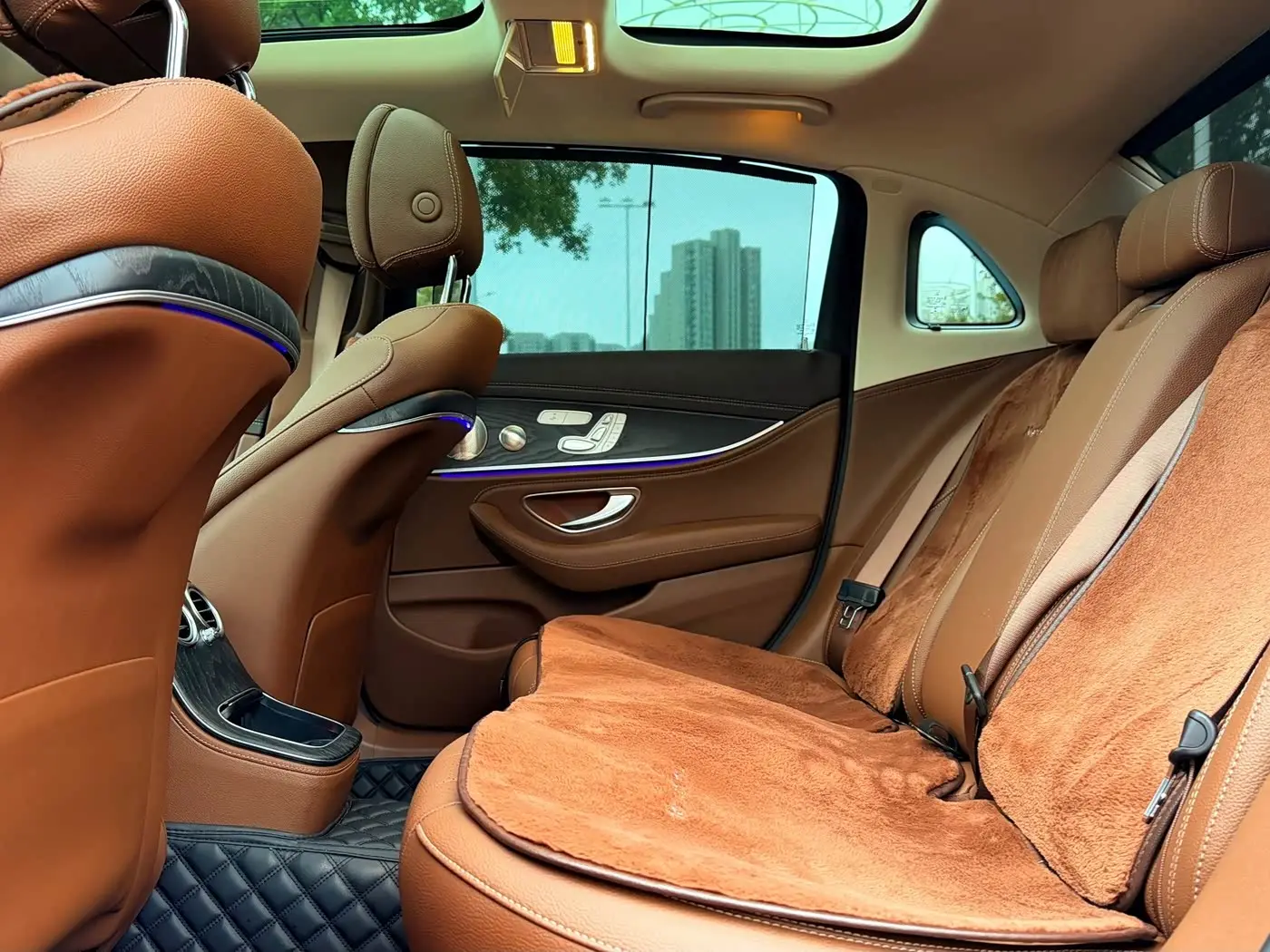 Mercedes-Benz E-Class 2023 — Şəkil 5/9