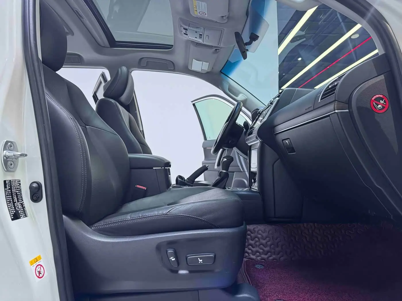 Toyota Prado 2018 — Photo 13/20