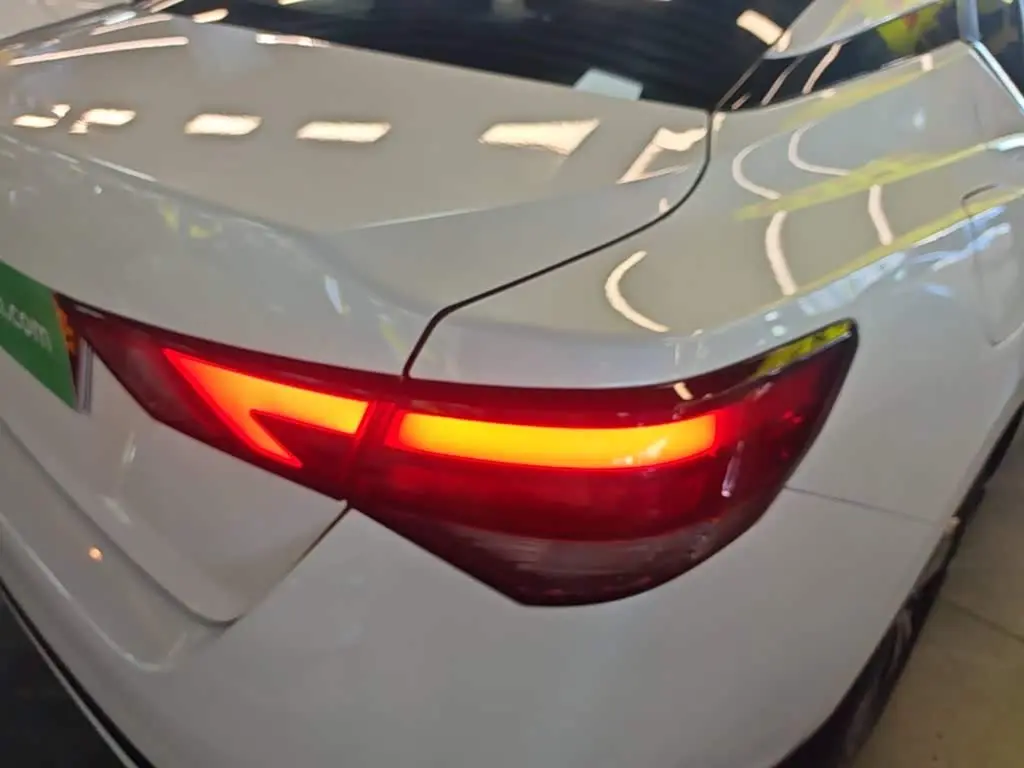 Nissan Sylphy 2025 — Photo 8/20