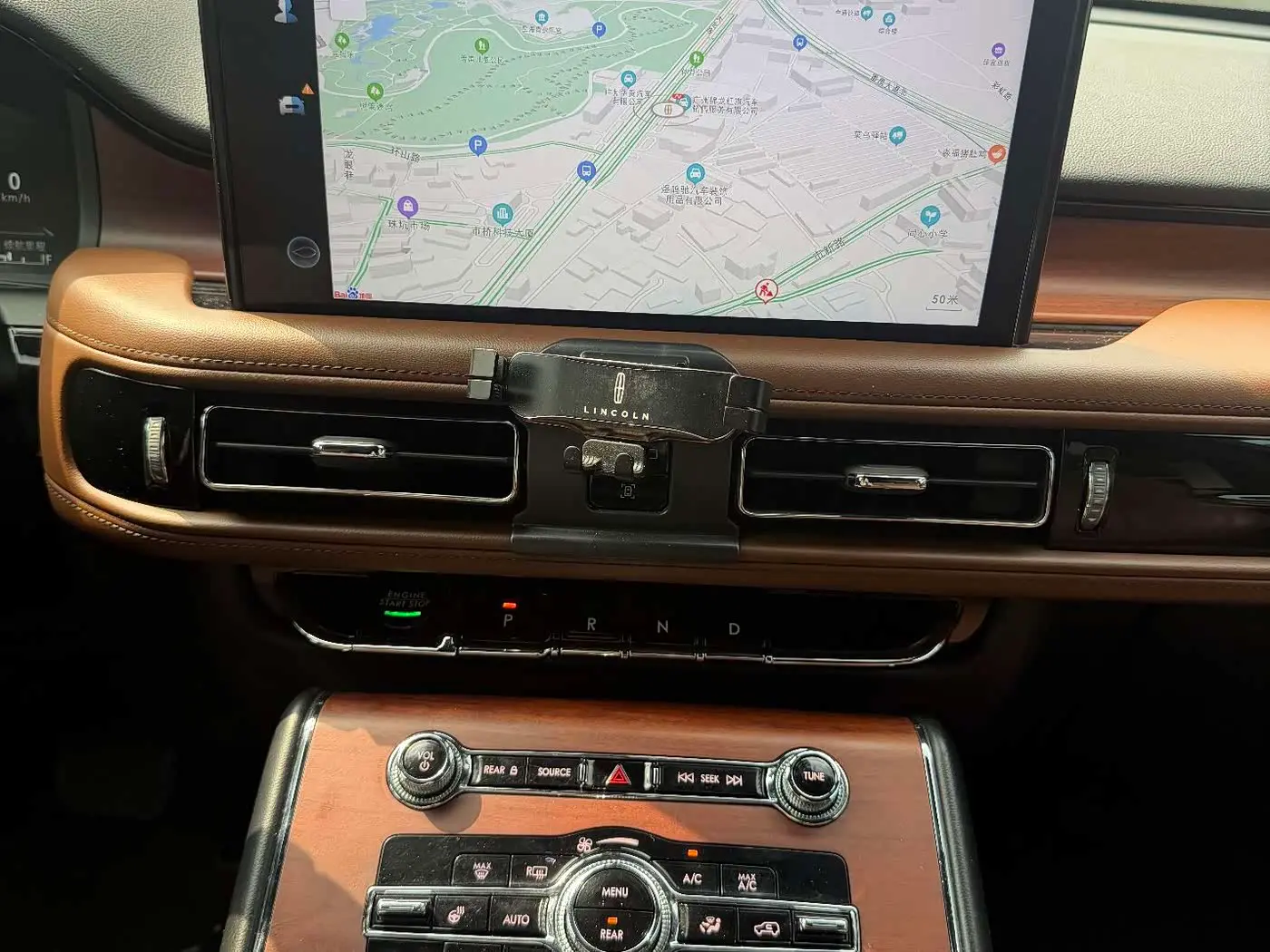 Lincoln Aviator 2021 — Photo 16/18