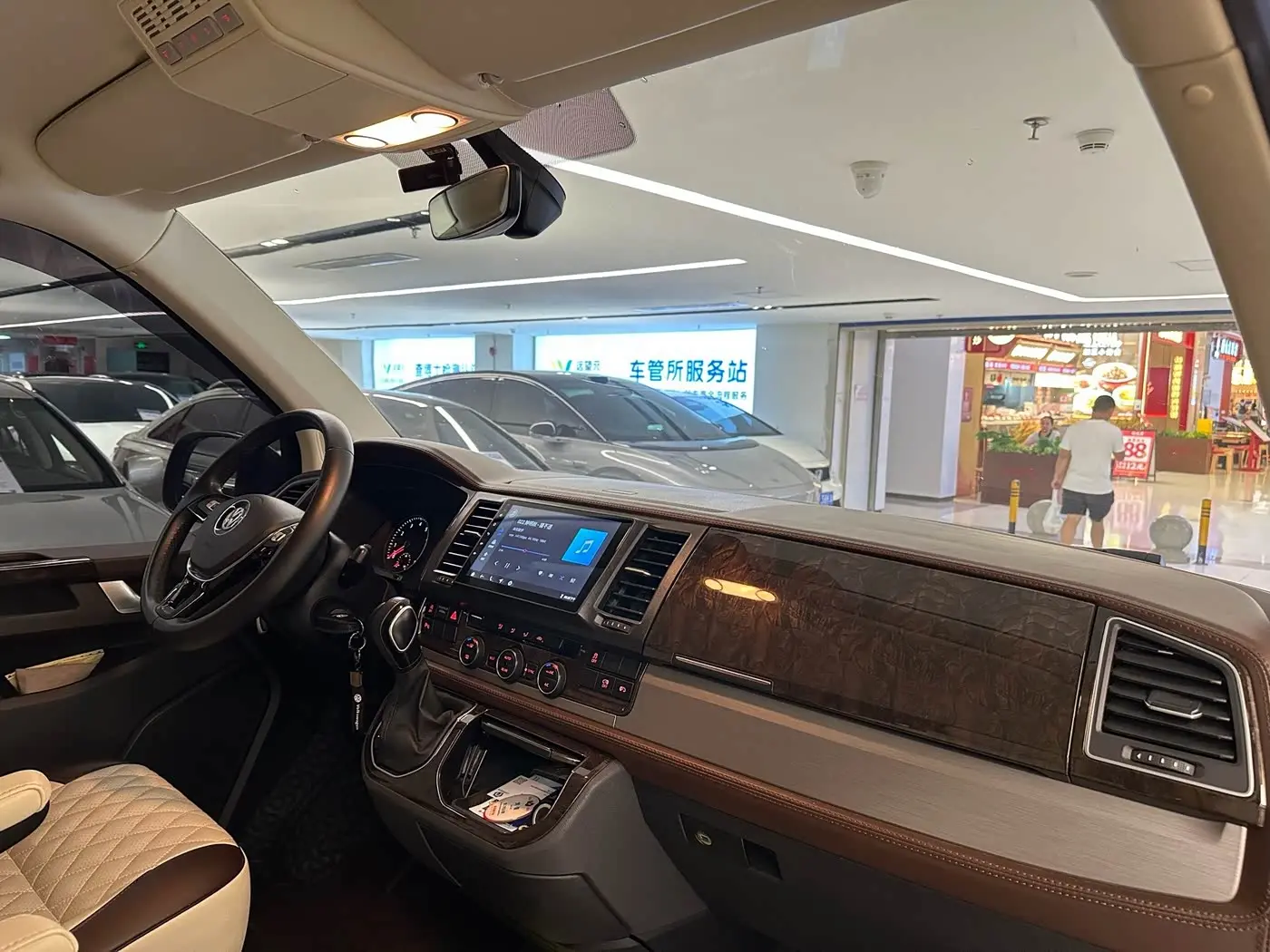 Volkswagen Caravelle 2020 — Photo 11/16