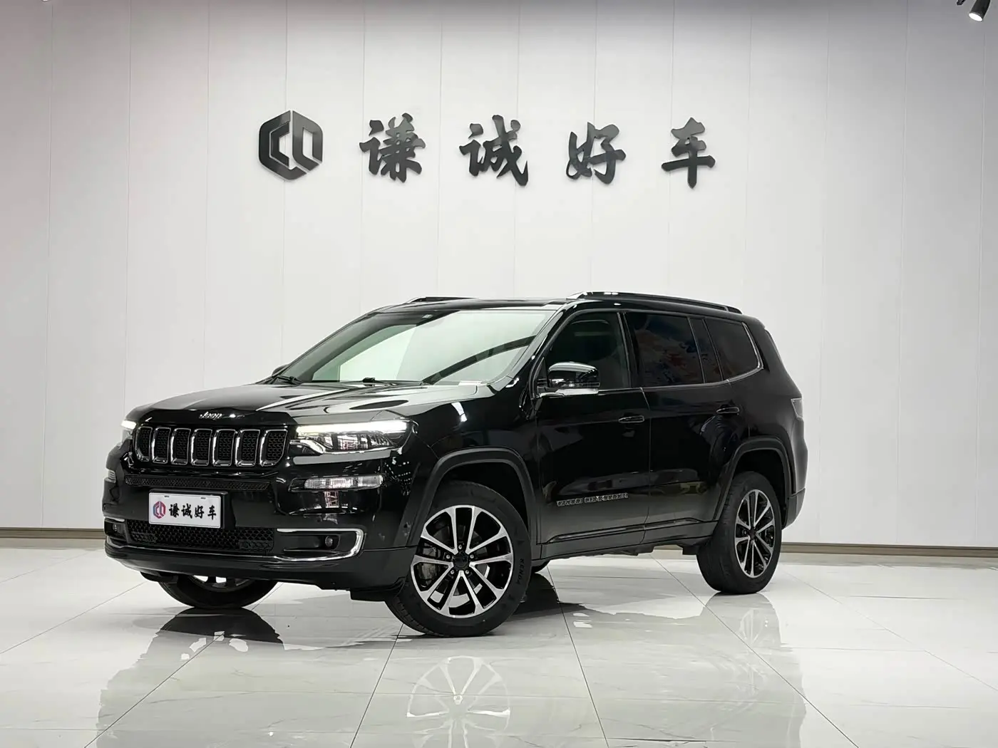 Jeep Grand Commander 2020 — Фото 1/18