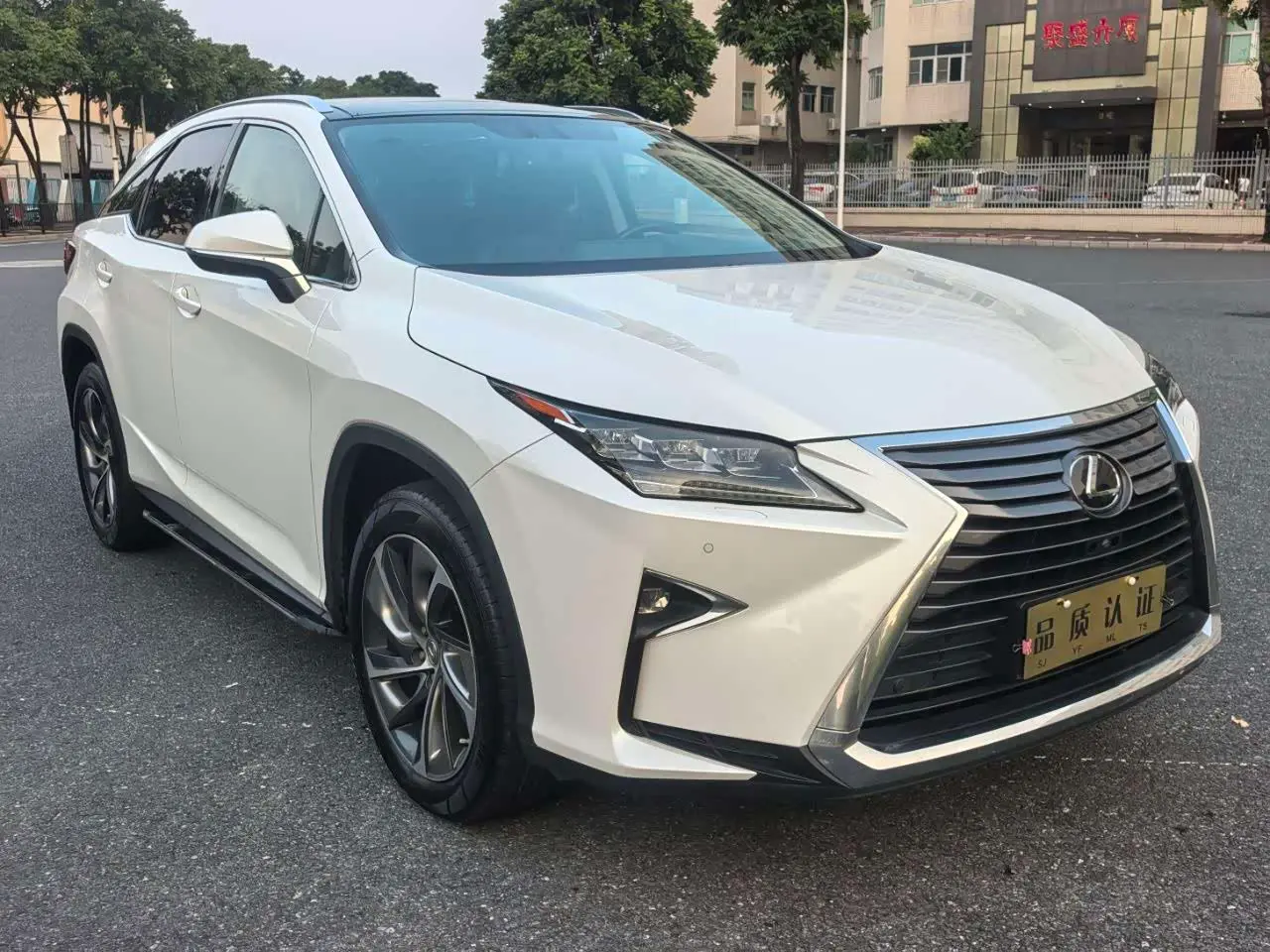 Lexus RX 2017 — Photo 2/9