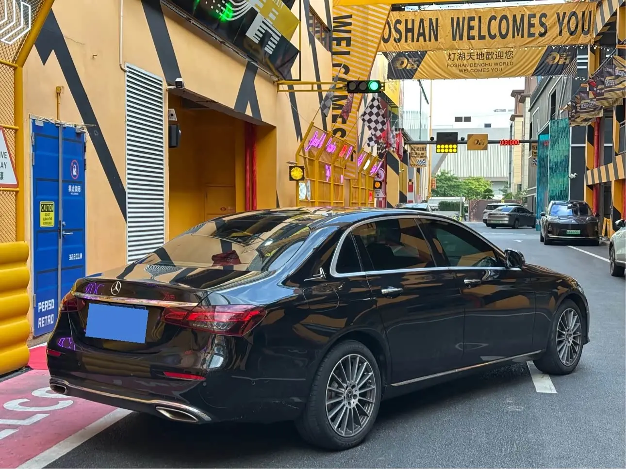 Mercedes-Benz E-Class 2023 — Photo 3/14