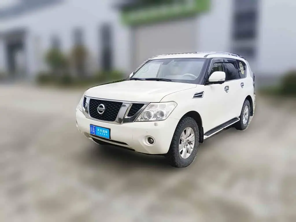 Nissan Patrol 2015 — Фото 1/13