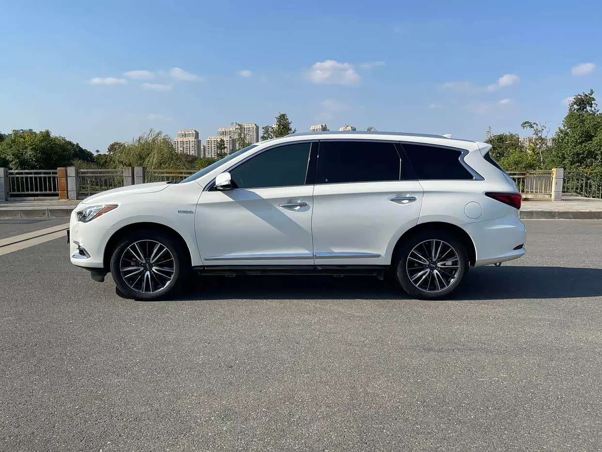 Infiniti QX60 2018 — Photo 4/20