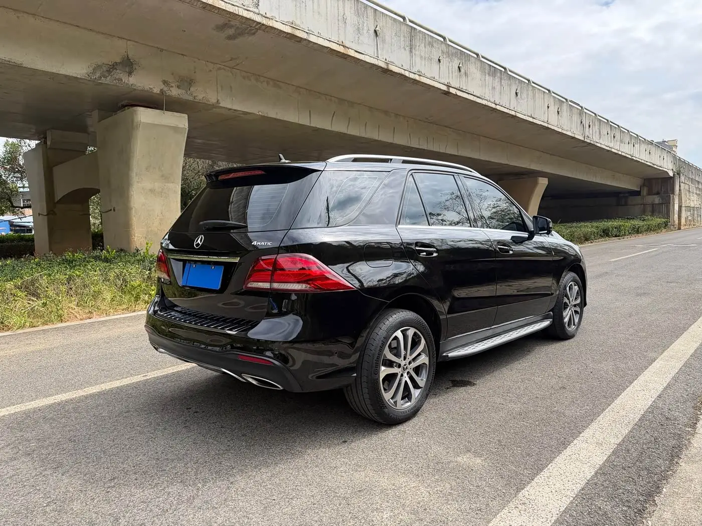 Mercedes-Benz GLE 2017 — Photo 2/11