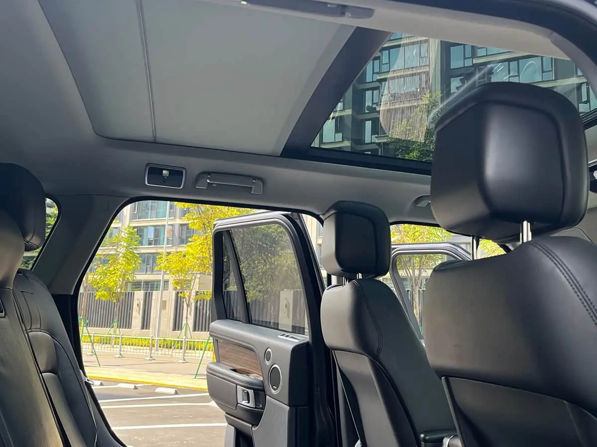 Land Rover Range Rover 2019 — Photo 11/15