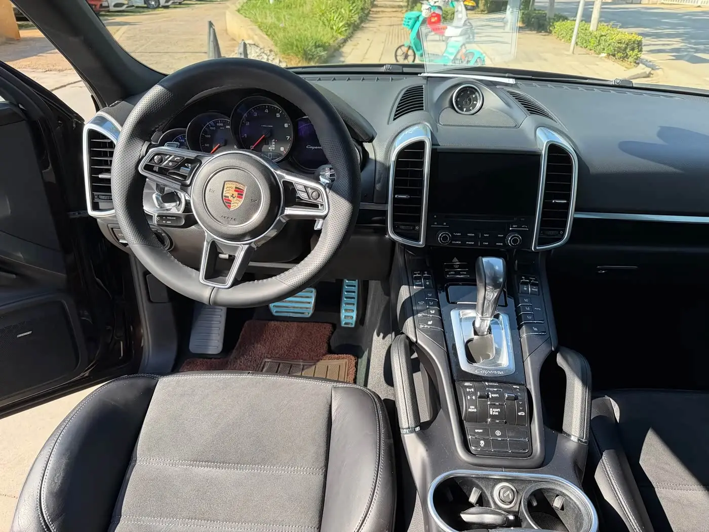Porsche Cayenne 2017 — Photo 7/12