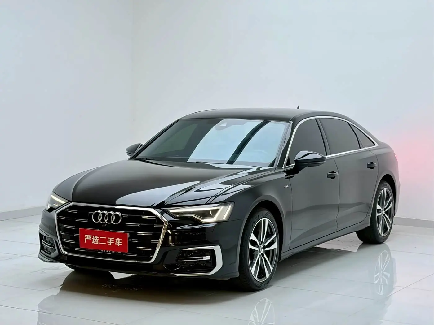 Audi A6L 2024 — Фото 1/18