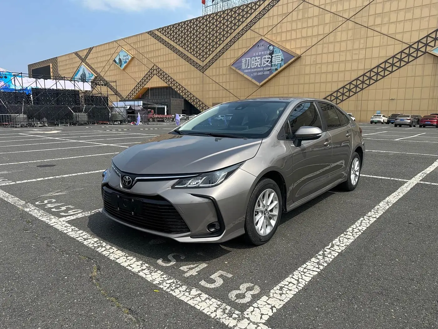 Toyota Corolla 2023 — Фото 1/14