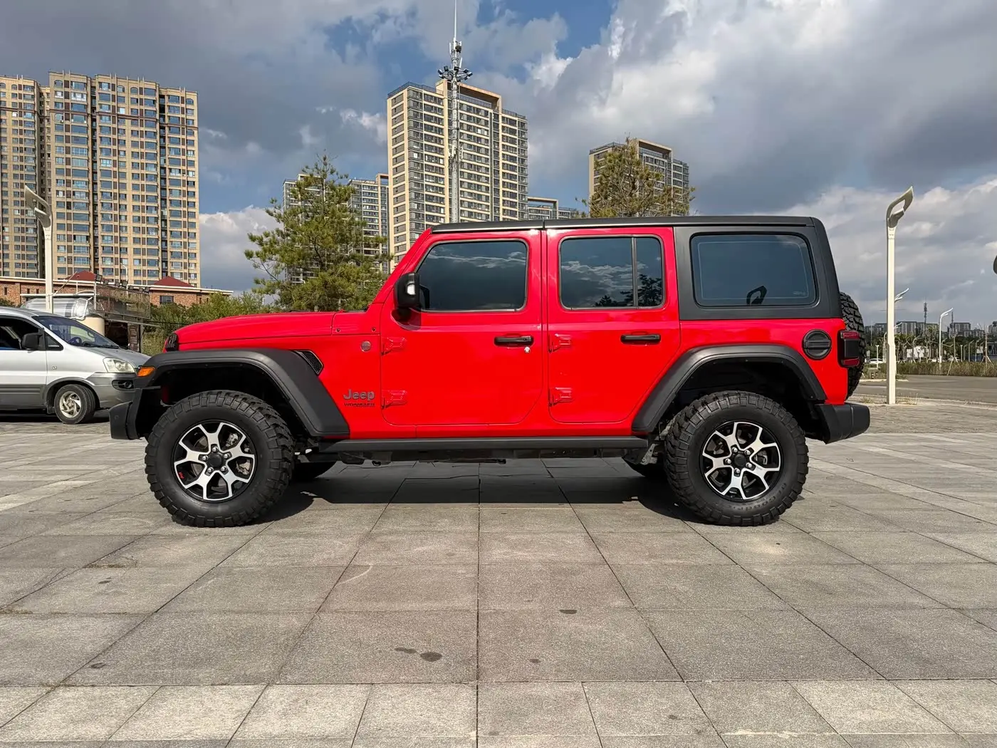 Jeep Wrangler 2019 — Фото 20/20
