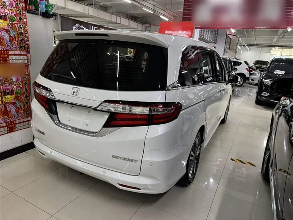 Honda Odyssey 2019 — Şəkil 10/17