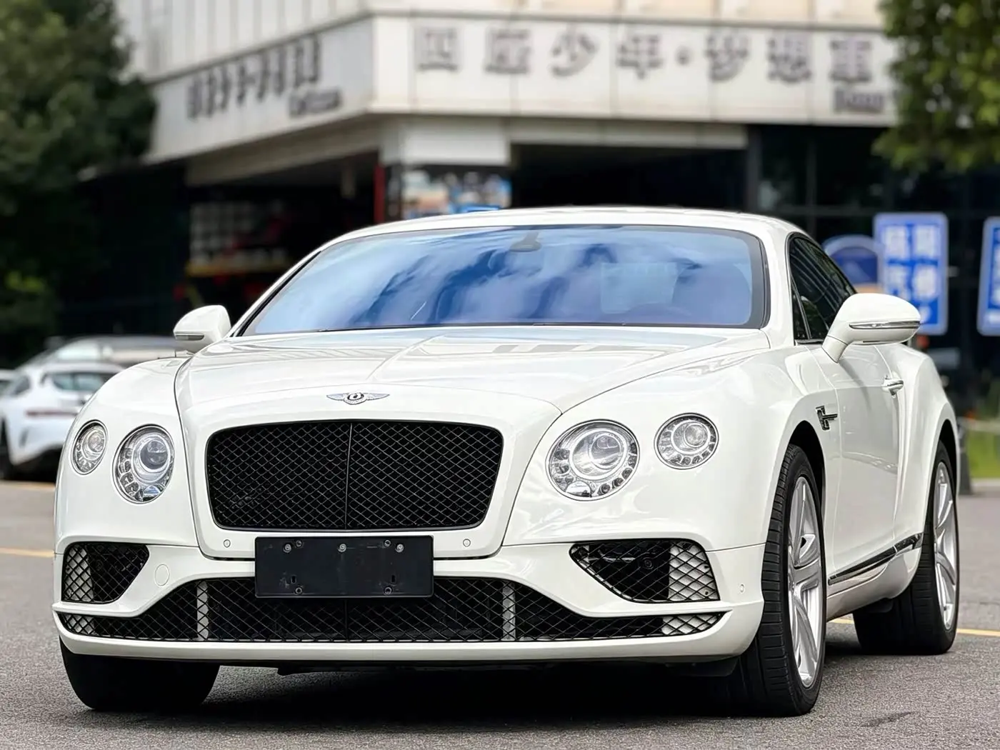 Bentley Continental 2013 — Фото 2/9