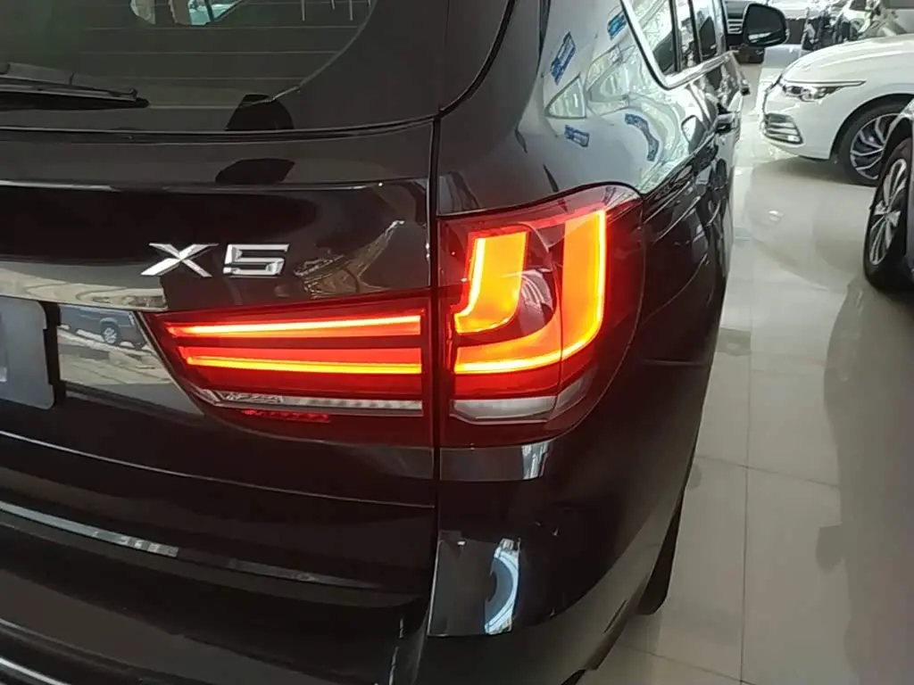 BMW X5 2017 — Photo 8/20