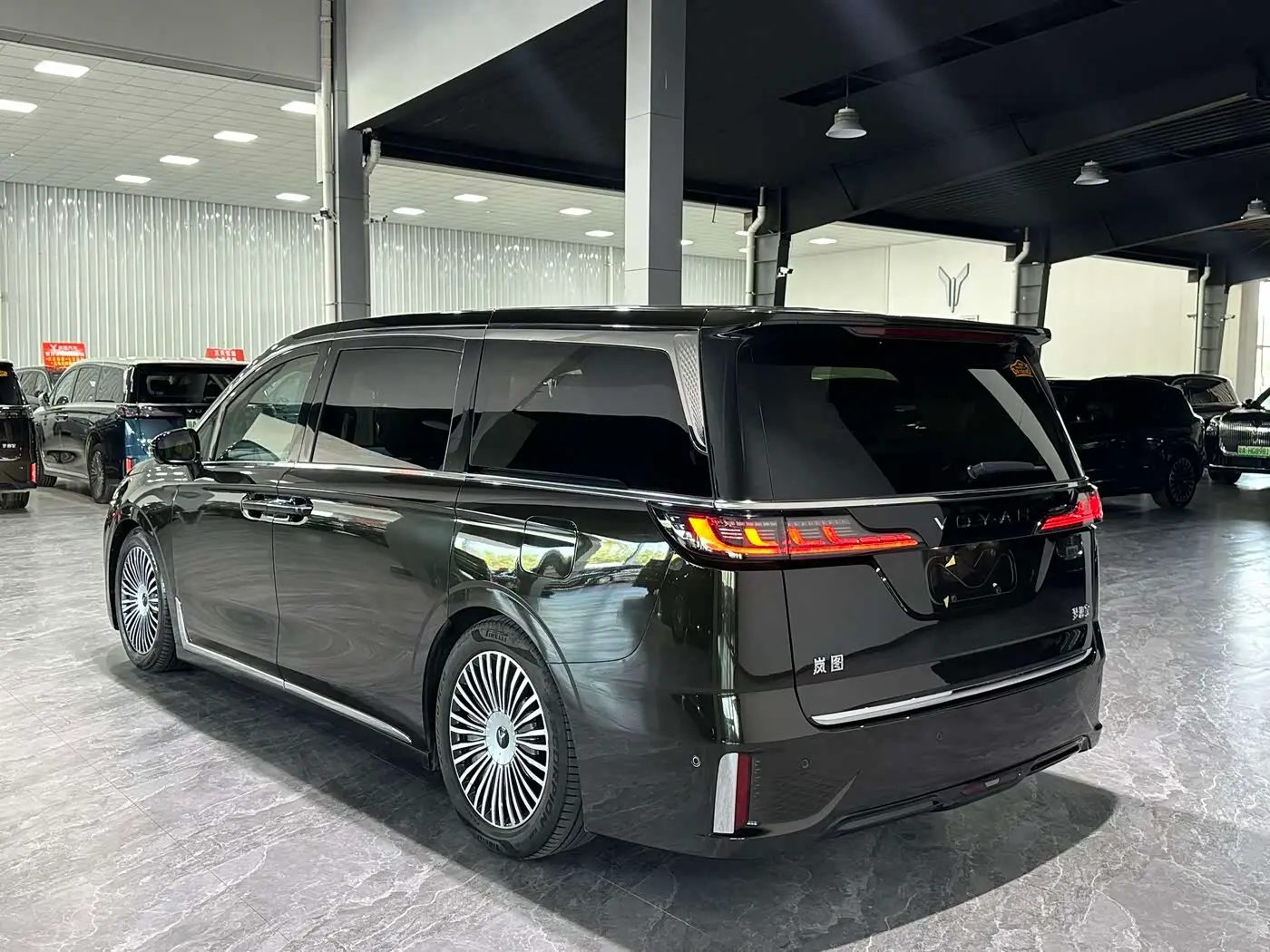 Voyah Auto Voyah Dreamer 2024 — Photo 3/14