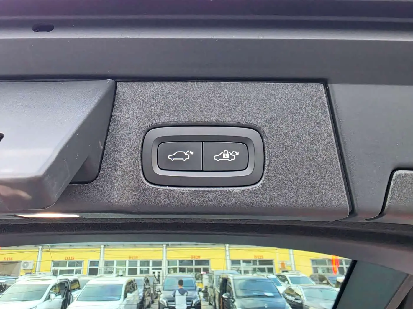 Volvo V90 2021 — Photo 10/11