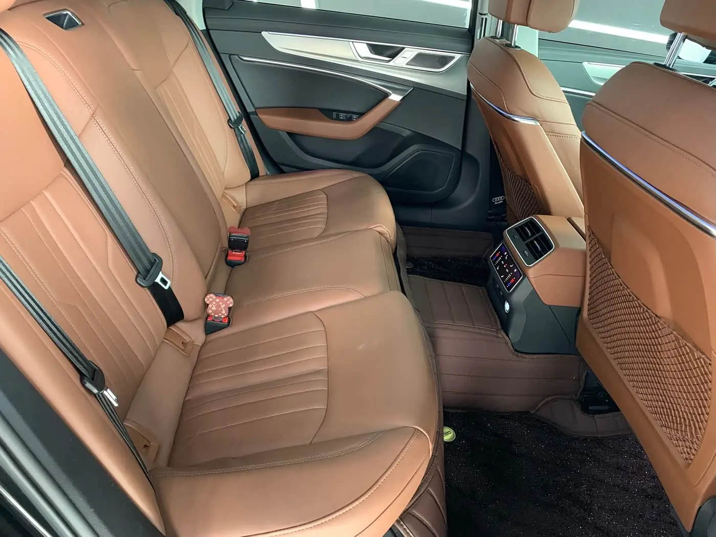 Audi A6L 2023 — Photo 13/20