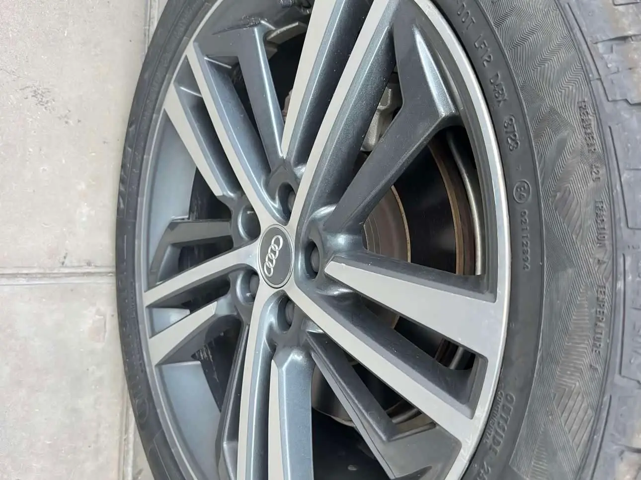 Audi Q5L 2020 — Photo 14/14