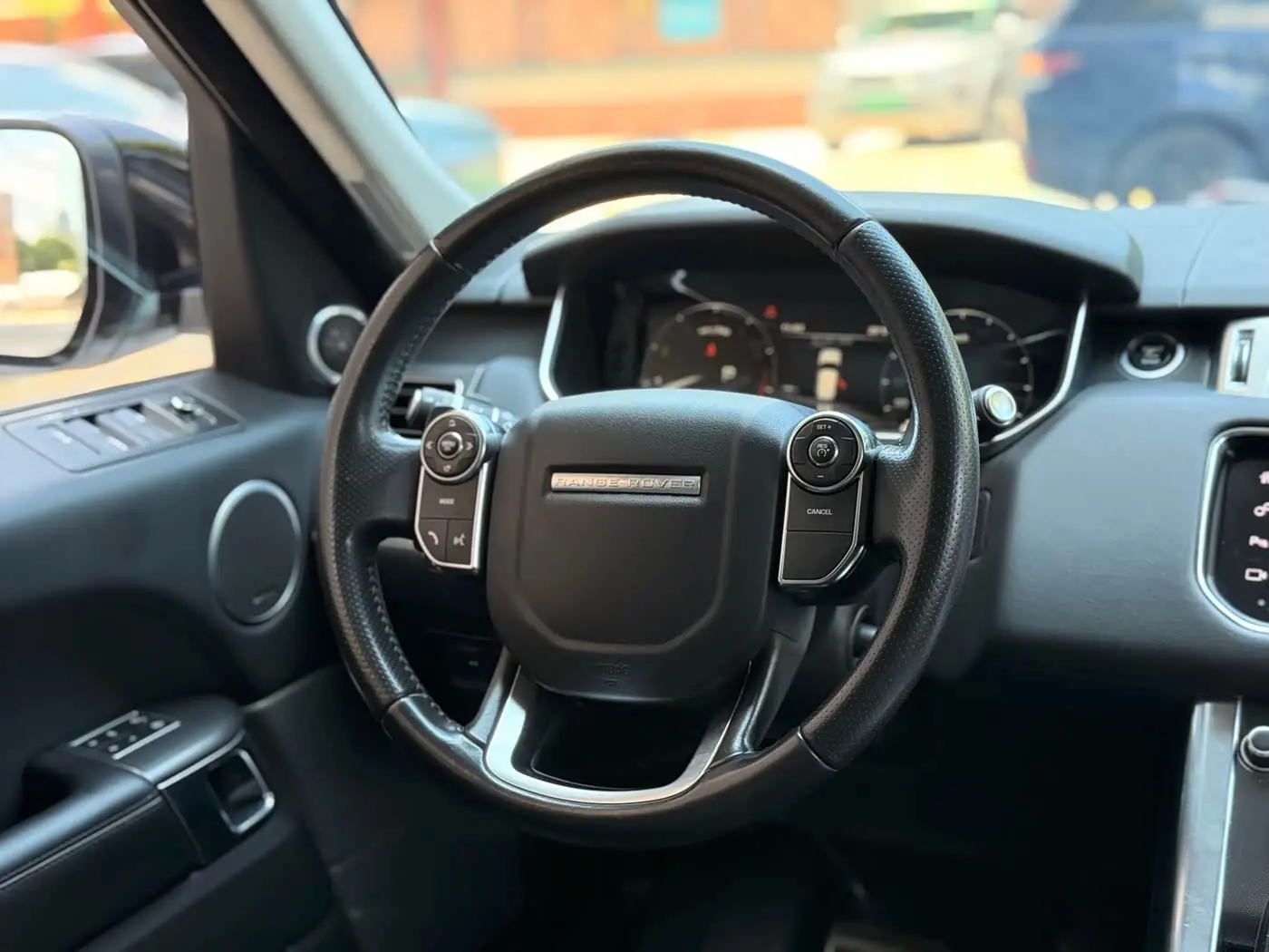 Land Rover Range Rover Sport 2015 — Photo 14/20