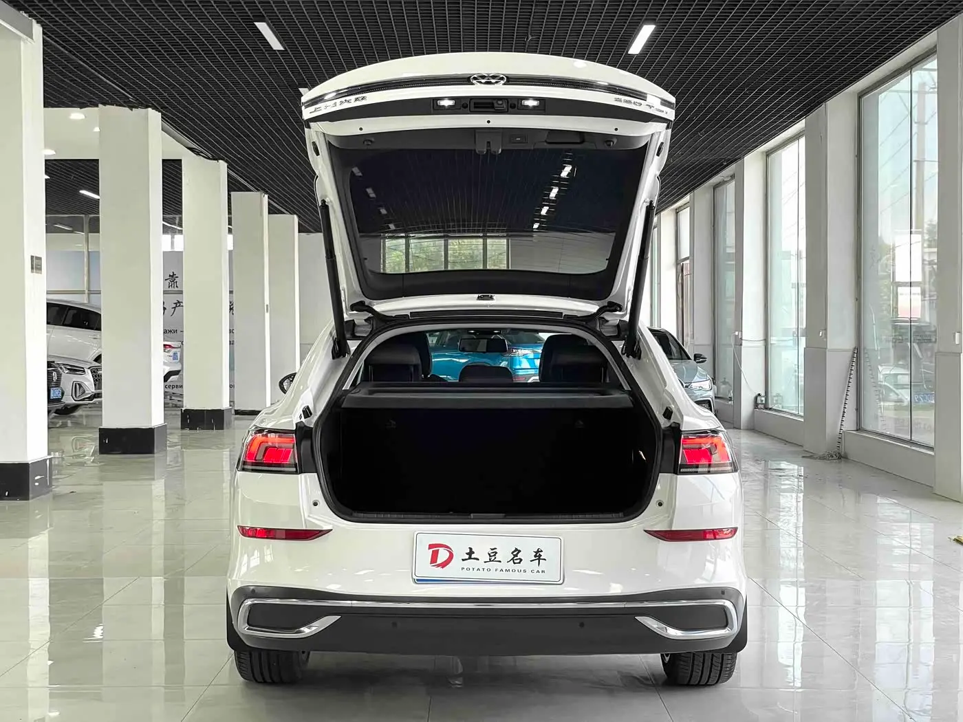Volkswagen Lamando 2023 — Photo 16/20