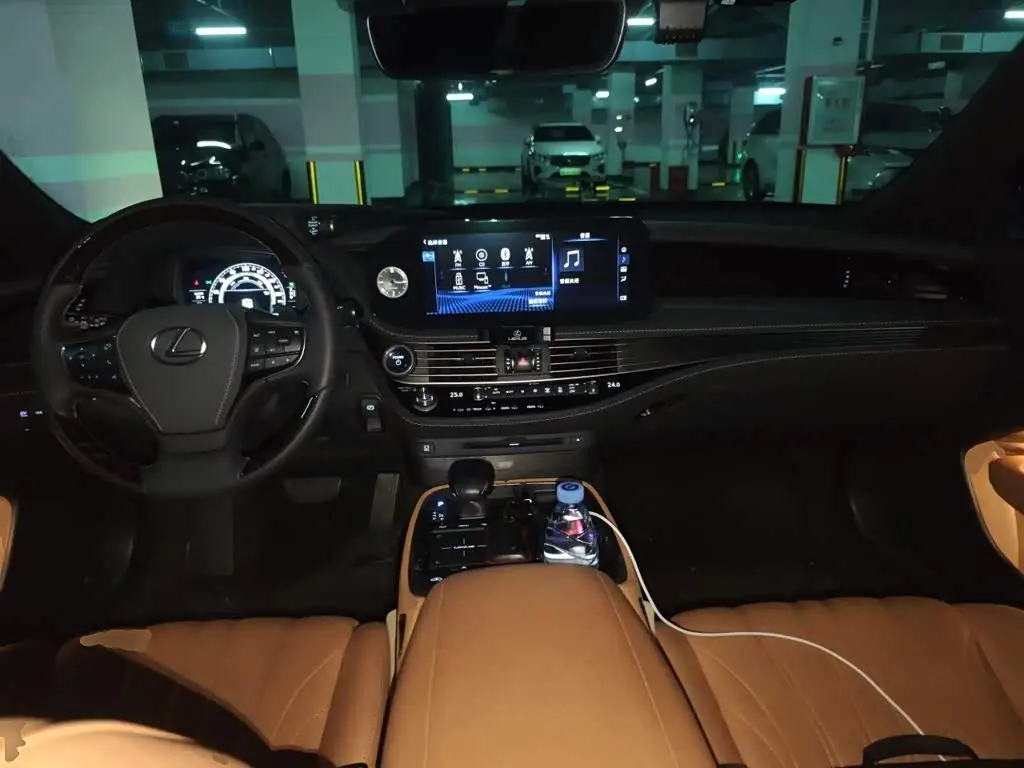 Lexus LS 2021 — Photo 5/20
