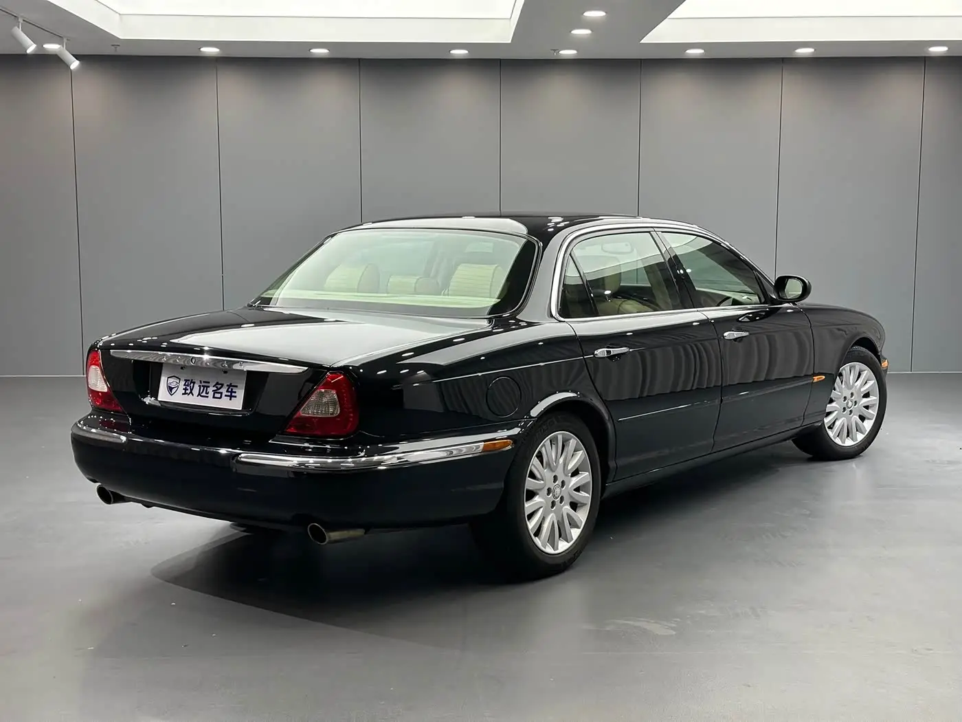 Jaguar XJ 2005 — Фото 4/20