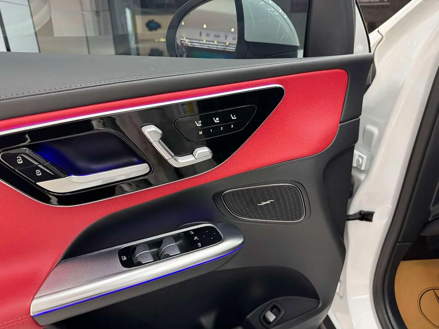 Mercedes-Benz GLC 2023 — Фото 13/15