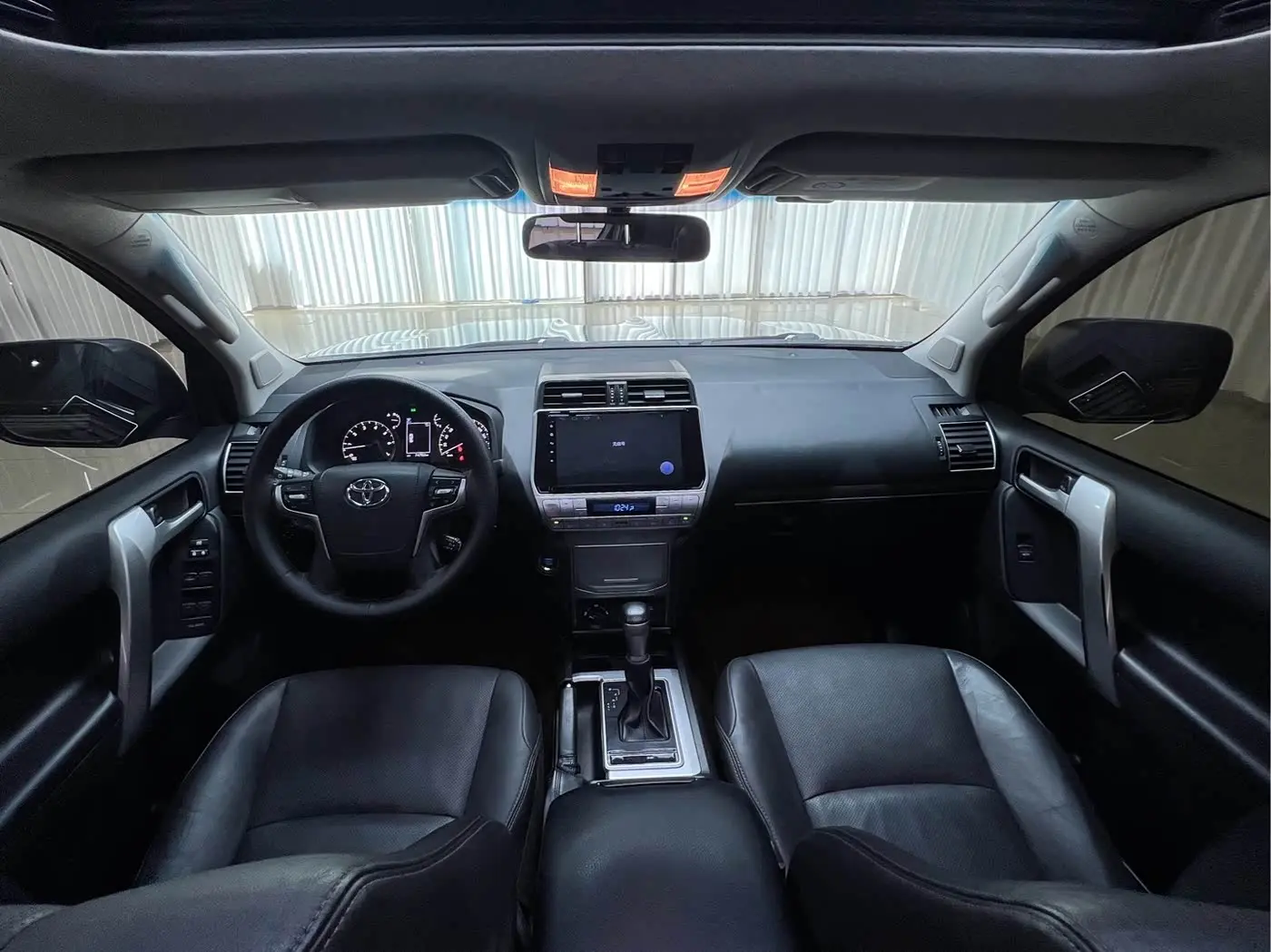 Toyota Prado 2019 — Photo 12/20