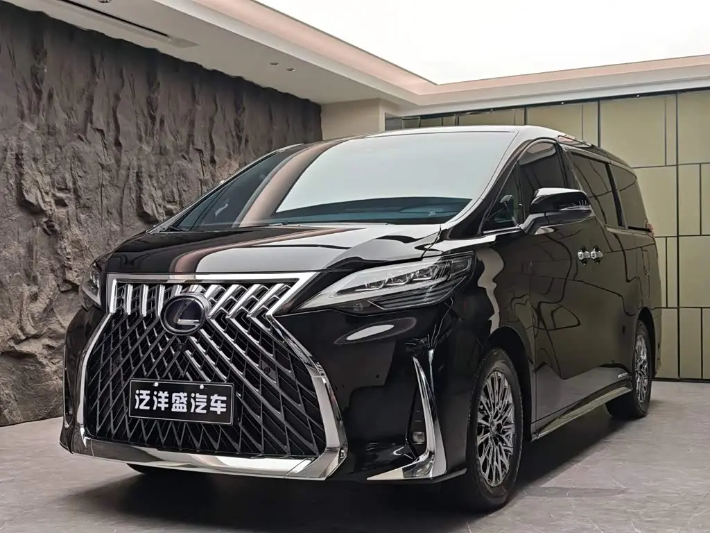 Lexus LM 2021 — Photo 1/20
