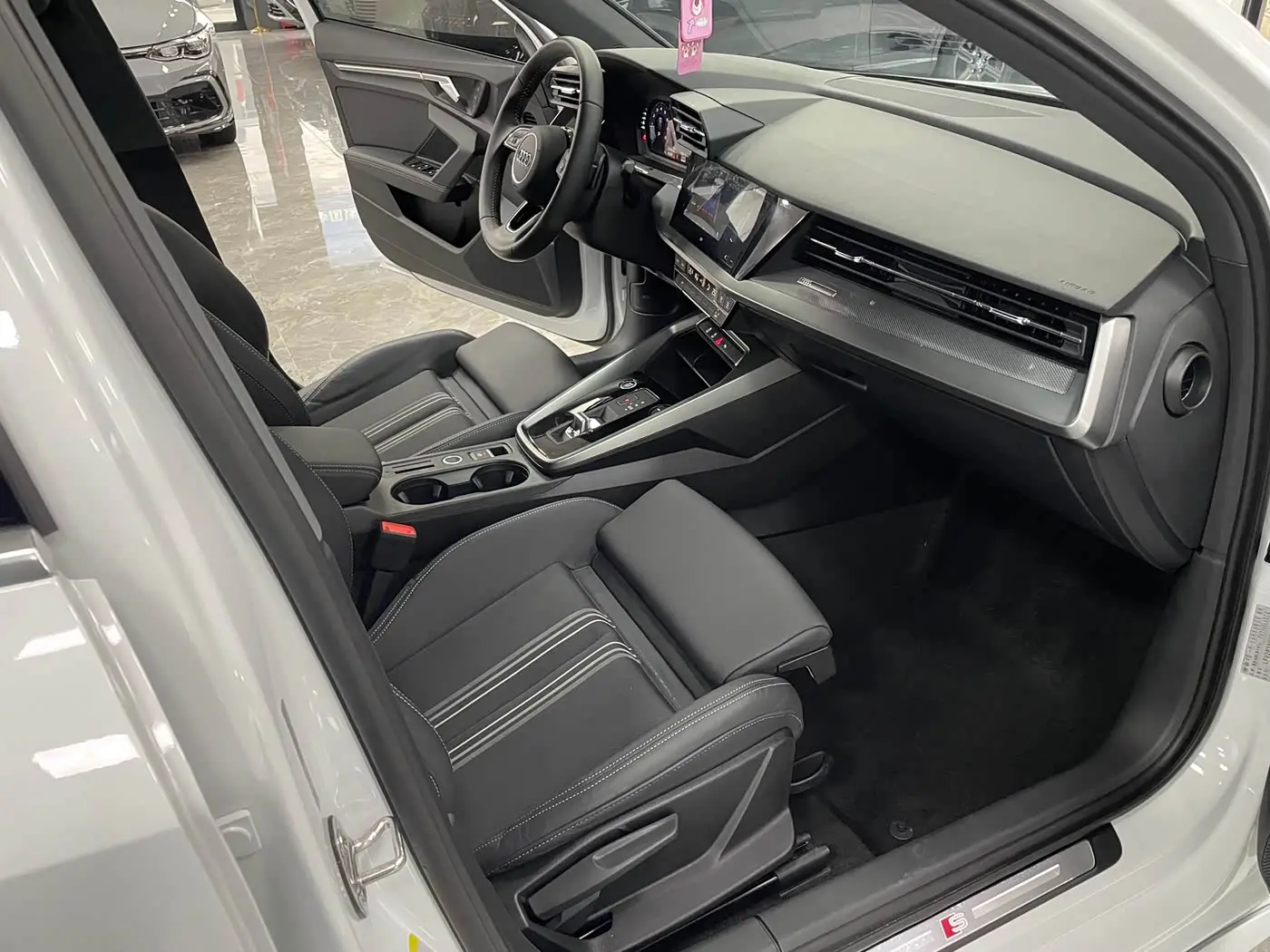 Audi A3 2022 — Photo 7/16