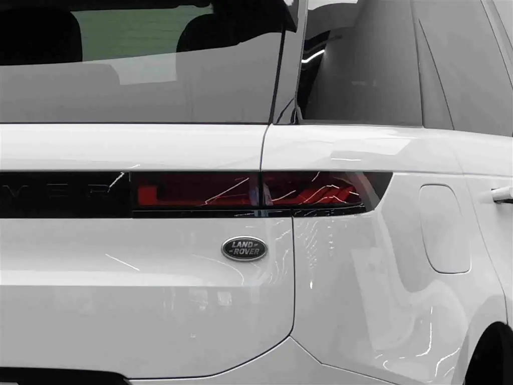 Land Rover Range Rover Sport 2025 — Фото 6/17