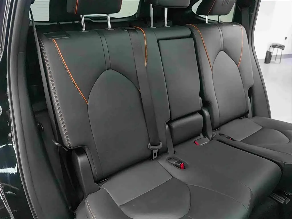 Toyota Crown Kluger 2024 — Photo 11/15