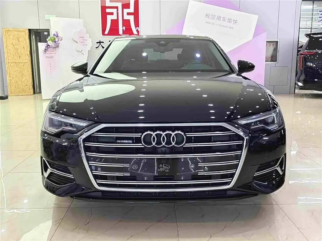 Audi A6L 2023 — Photo 2/18