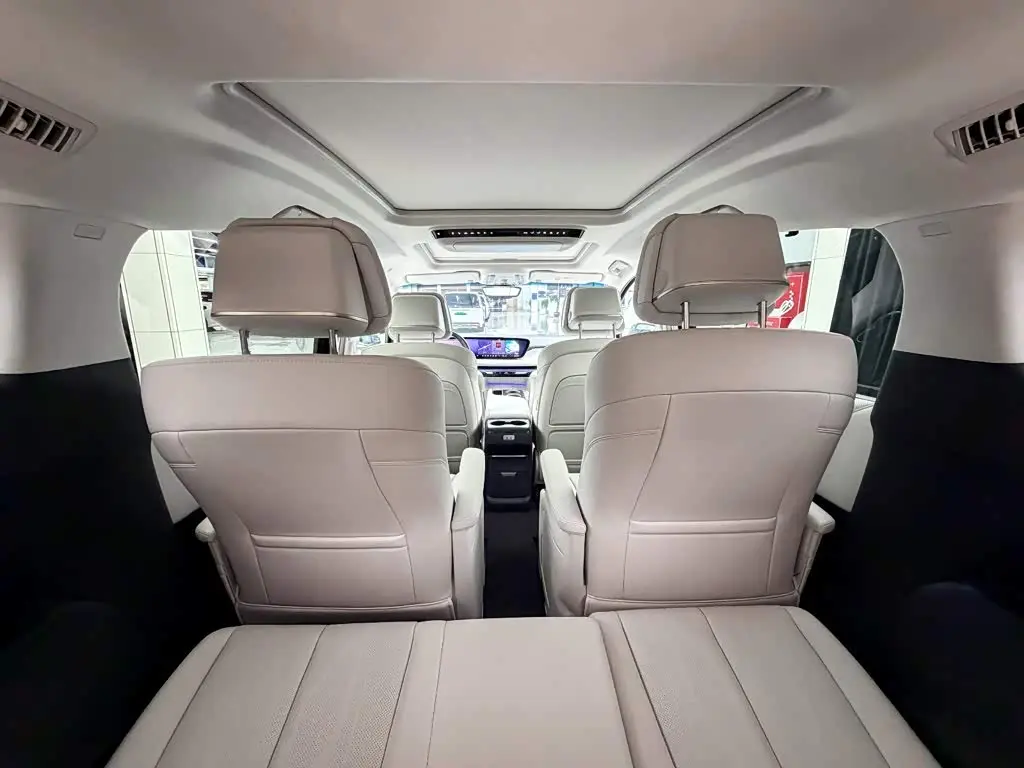Buick GL8 New Energy 2025 — Photo 15/16