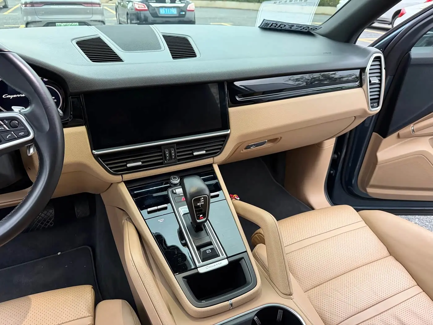 Porsche Cayenne 2018 — Фото 15/18