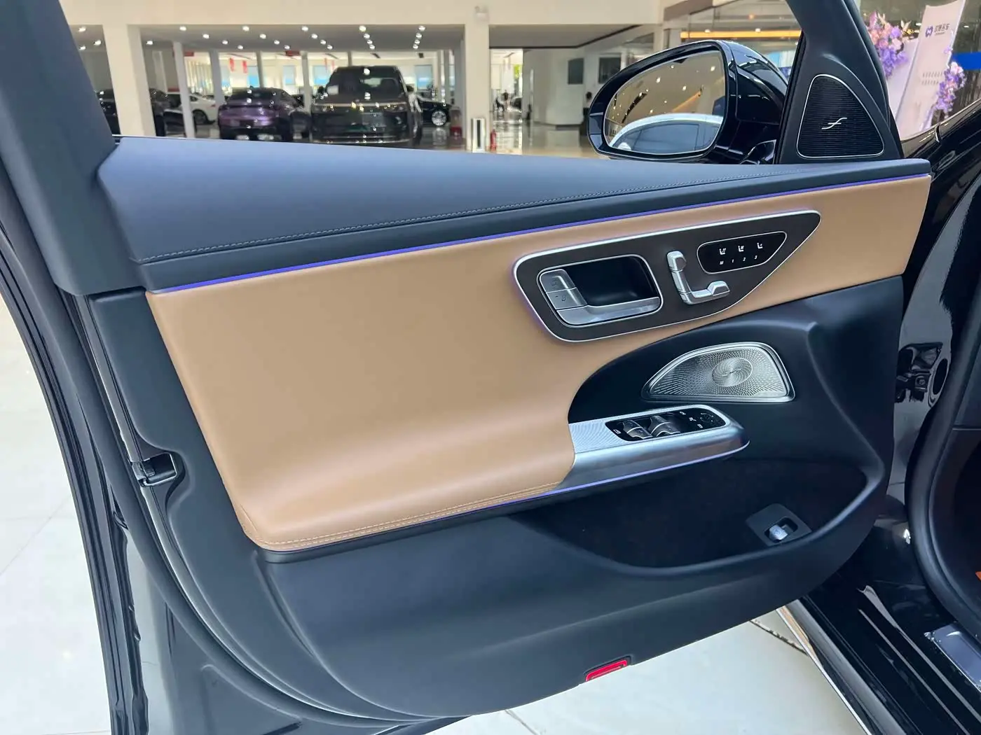 Mercedes-Benz E-Class 2025 — Фото 10/20