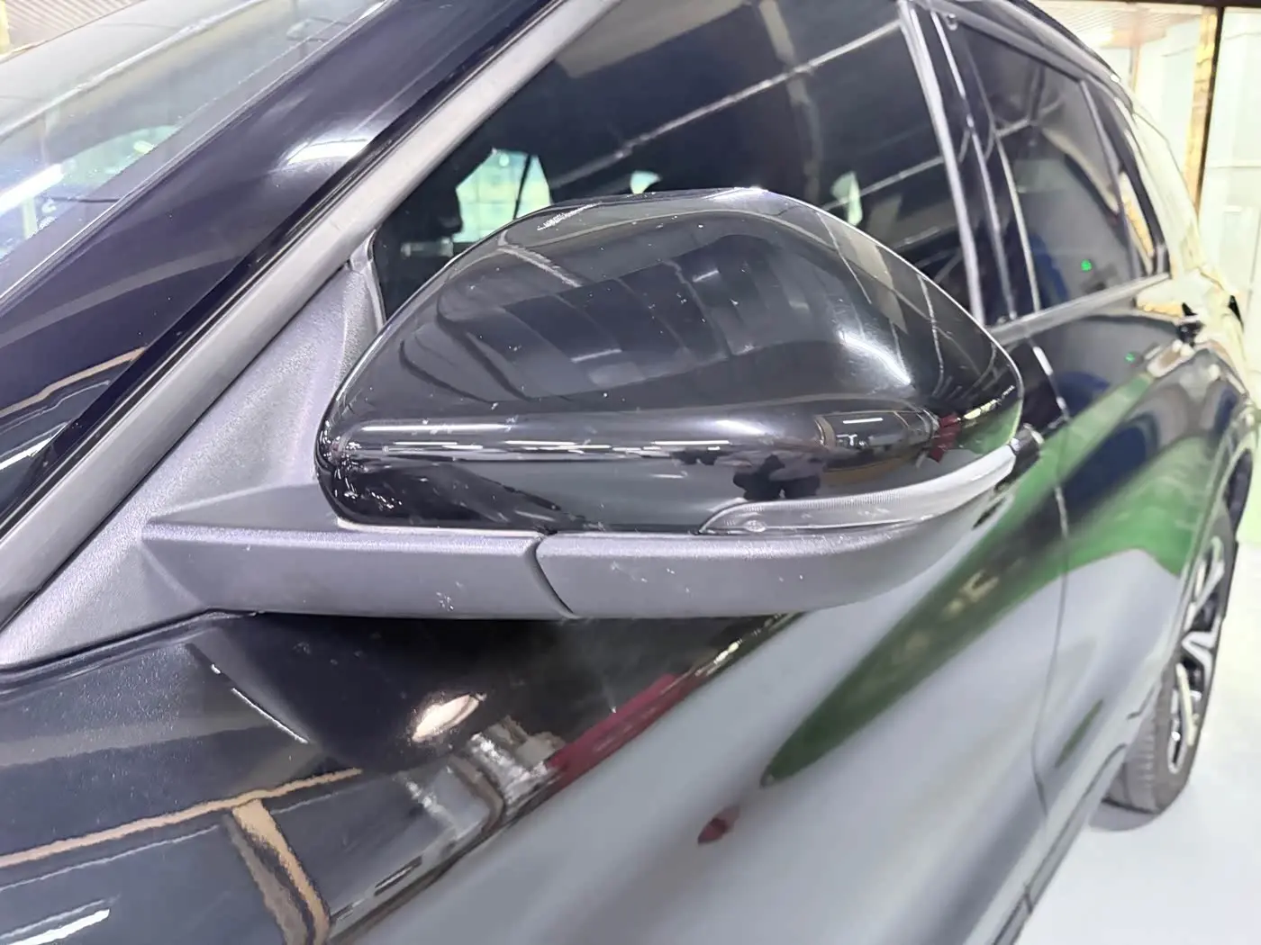 Ford Explorer 2024 — Photo 6/20