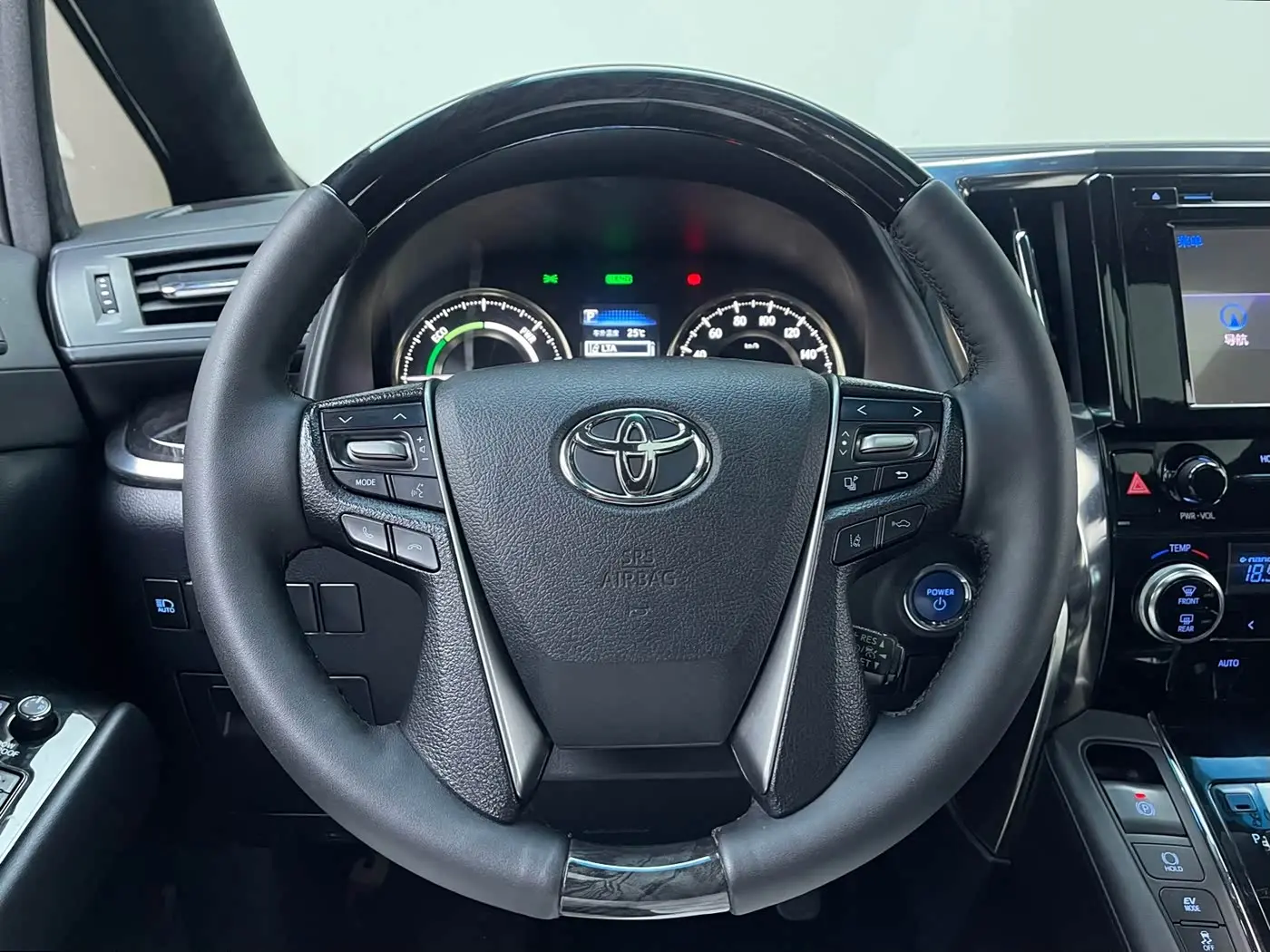 Toyota Vellfire 2020 — Photo 4/9