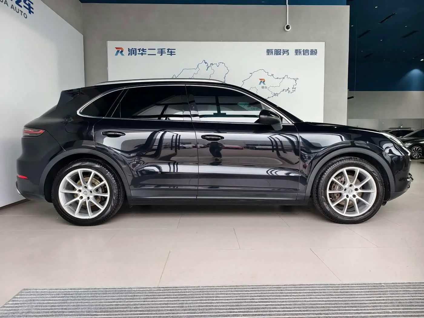Porsche Cayenne 2019 — Фото 3/16