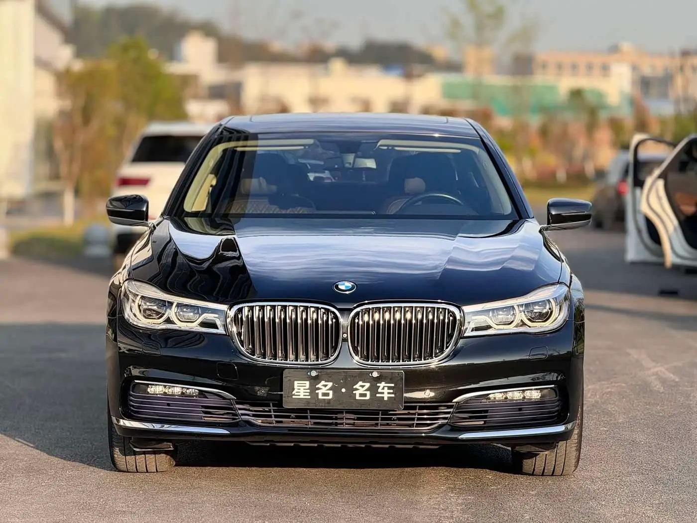 BMW 7 Series 2017 — Фото 2/18