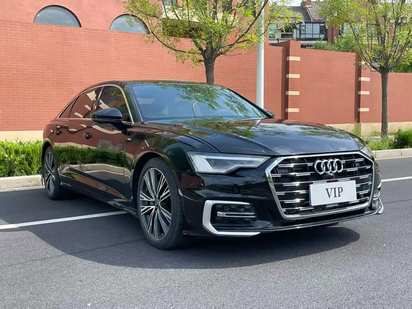 Audi A6L 2023 — Фото 1/11