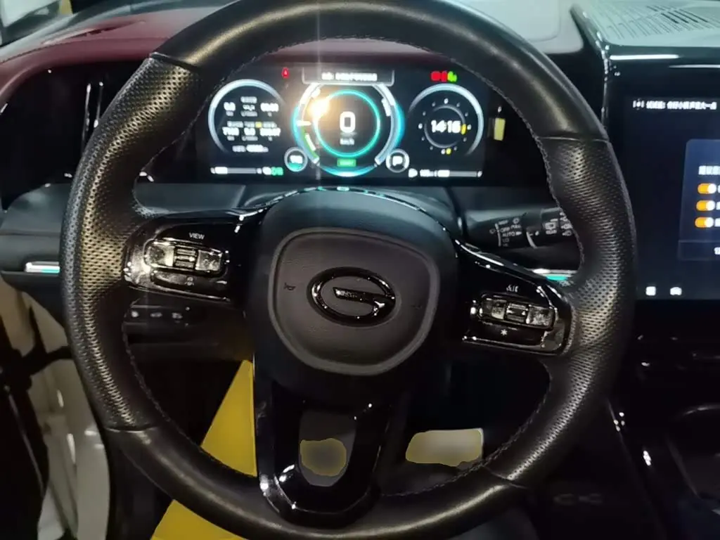 GAC Trumpchi Trumpchi M8 2025 — Photo 10/19