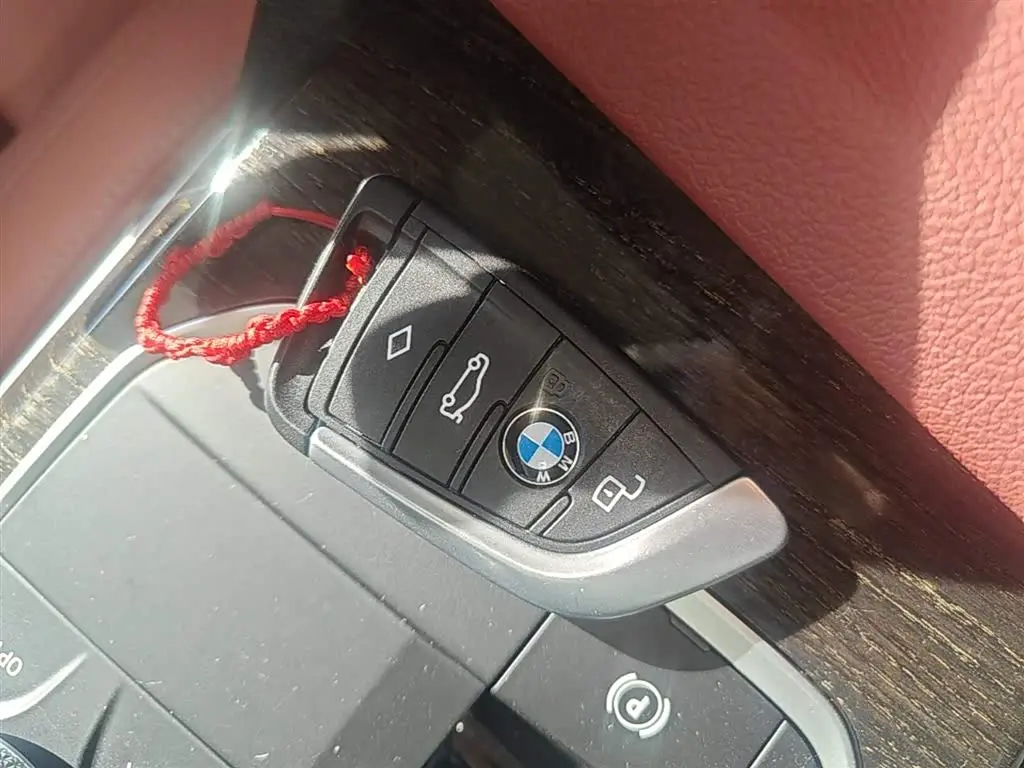 BMW 3 Series 2021 — Photo 9/20