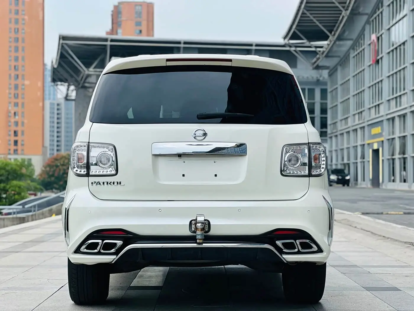Nissan Patrol 2018 — ფოტო 12/14