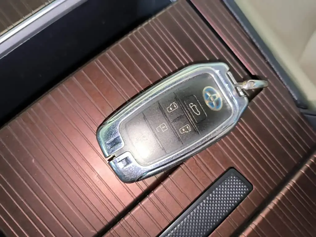 Toyota Sienna 2023 — Photo 8/19