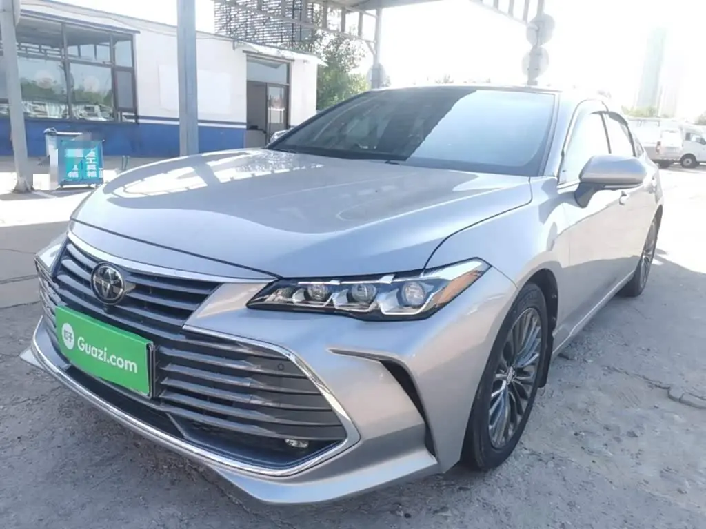 Toyota Avalon 2019 — Photo 1/20