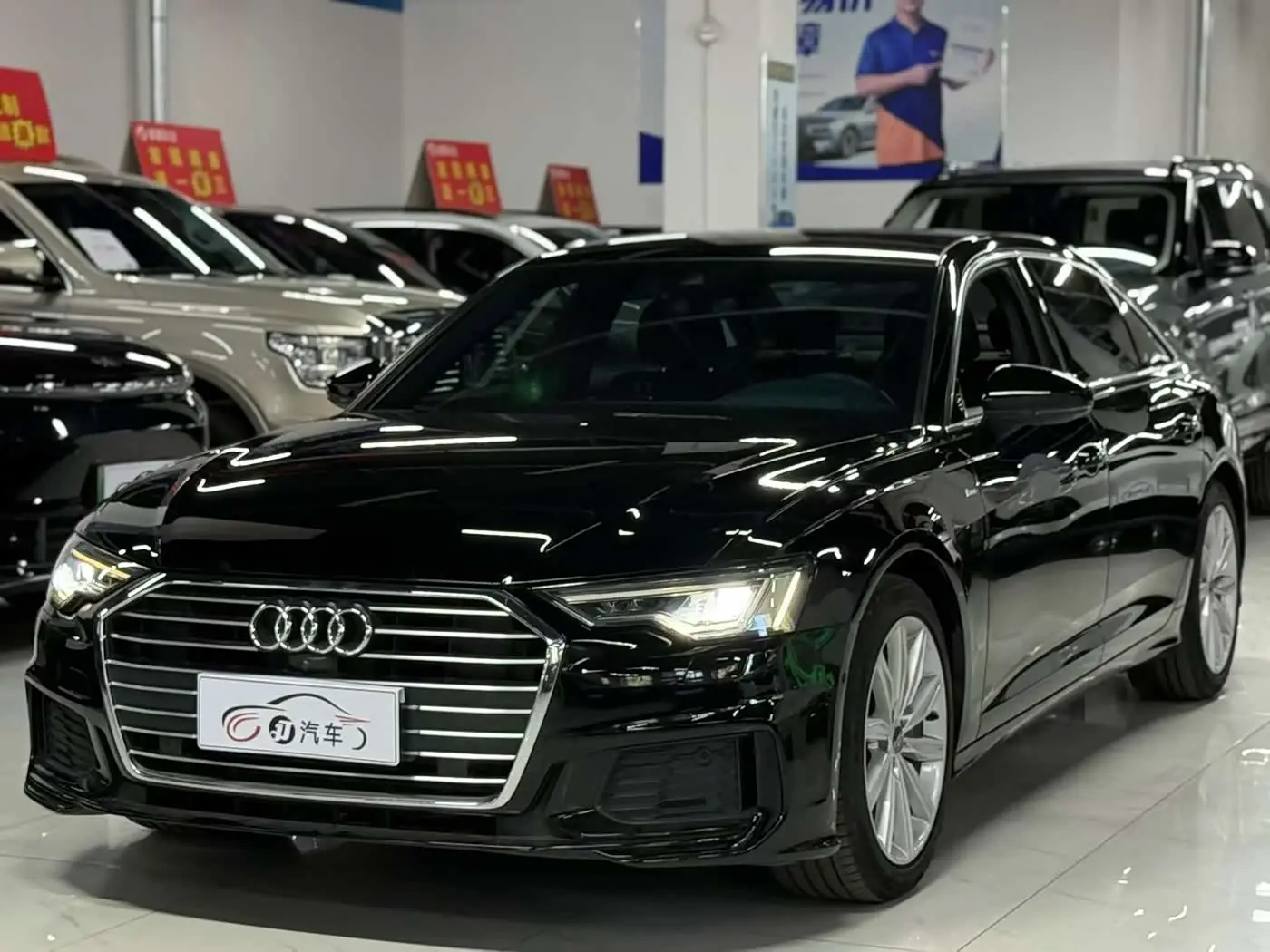 Audi A6L 2021 — Фото 1/20